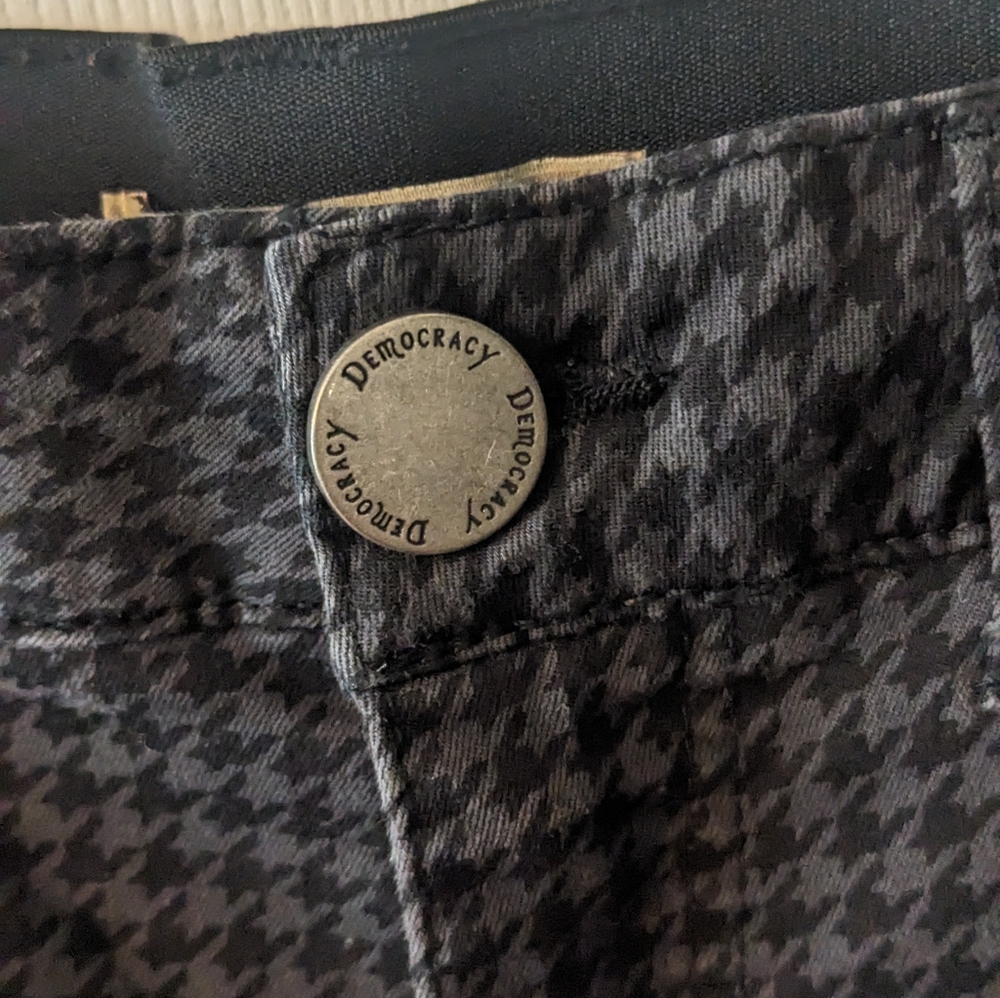DEMOCRACY Skinny Stretchy Pants - Picture 3 of 5